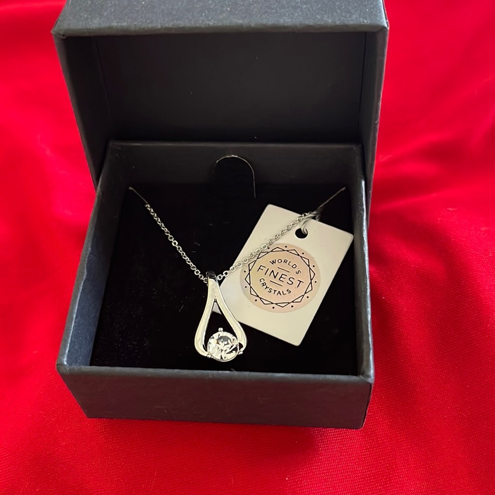 Nic & SYD tear drop necklace